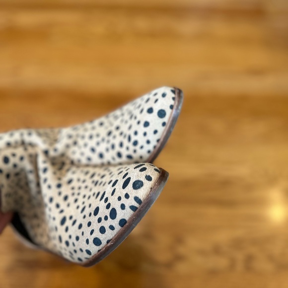 Dolce Vita Animal Print Bootie - Picture 6 of 7